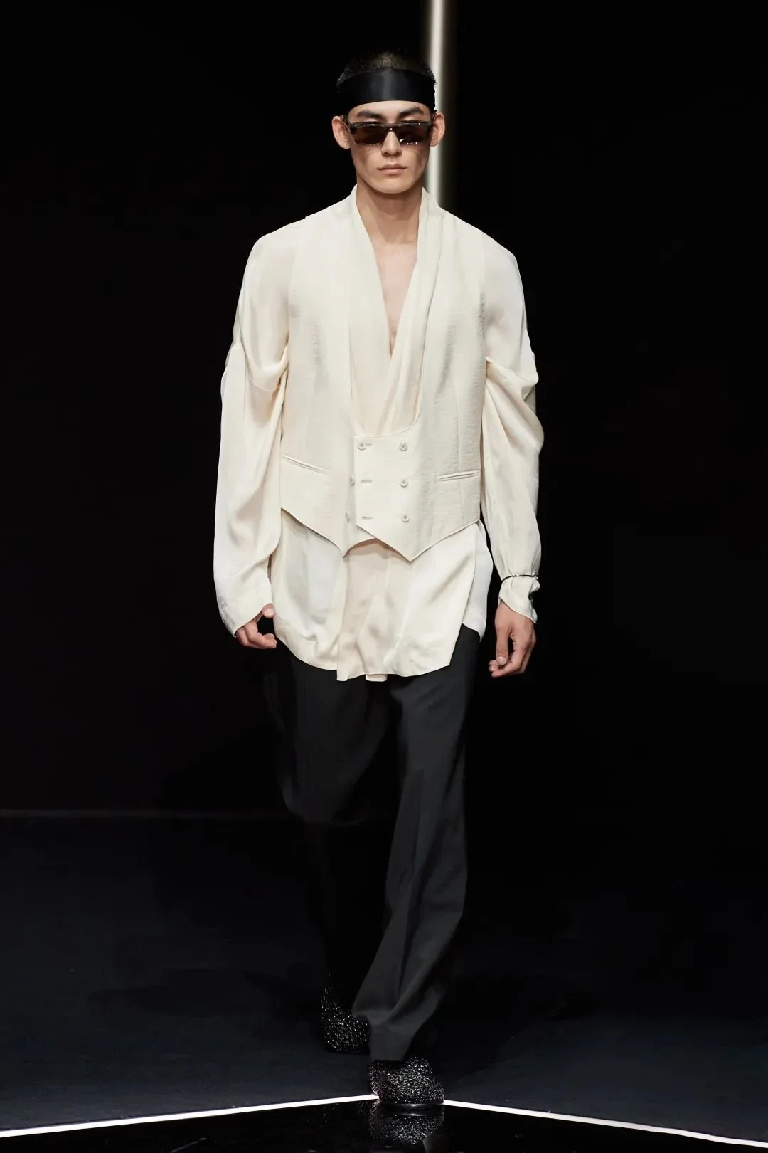 2024春夏时装周 | 意境美学的Emporio Armani 第29张 - 哥顿服装设计网