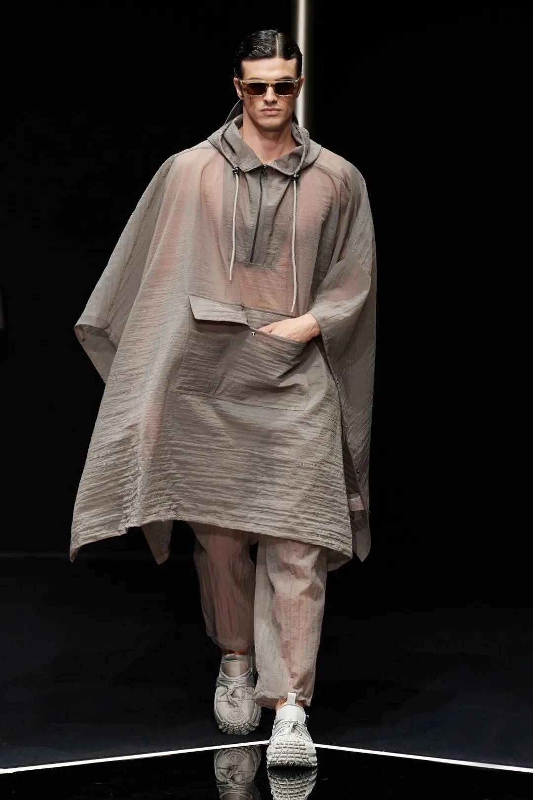 2024春夏时装周 | 意境美学的Emporio Armani 第21张 - 哥顿服装设计网