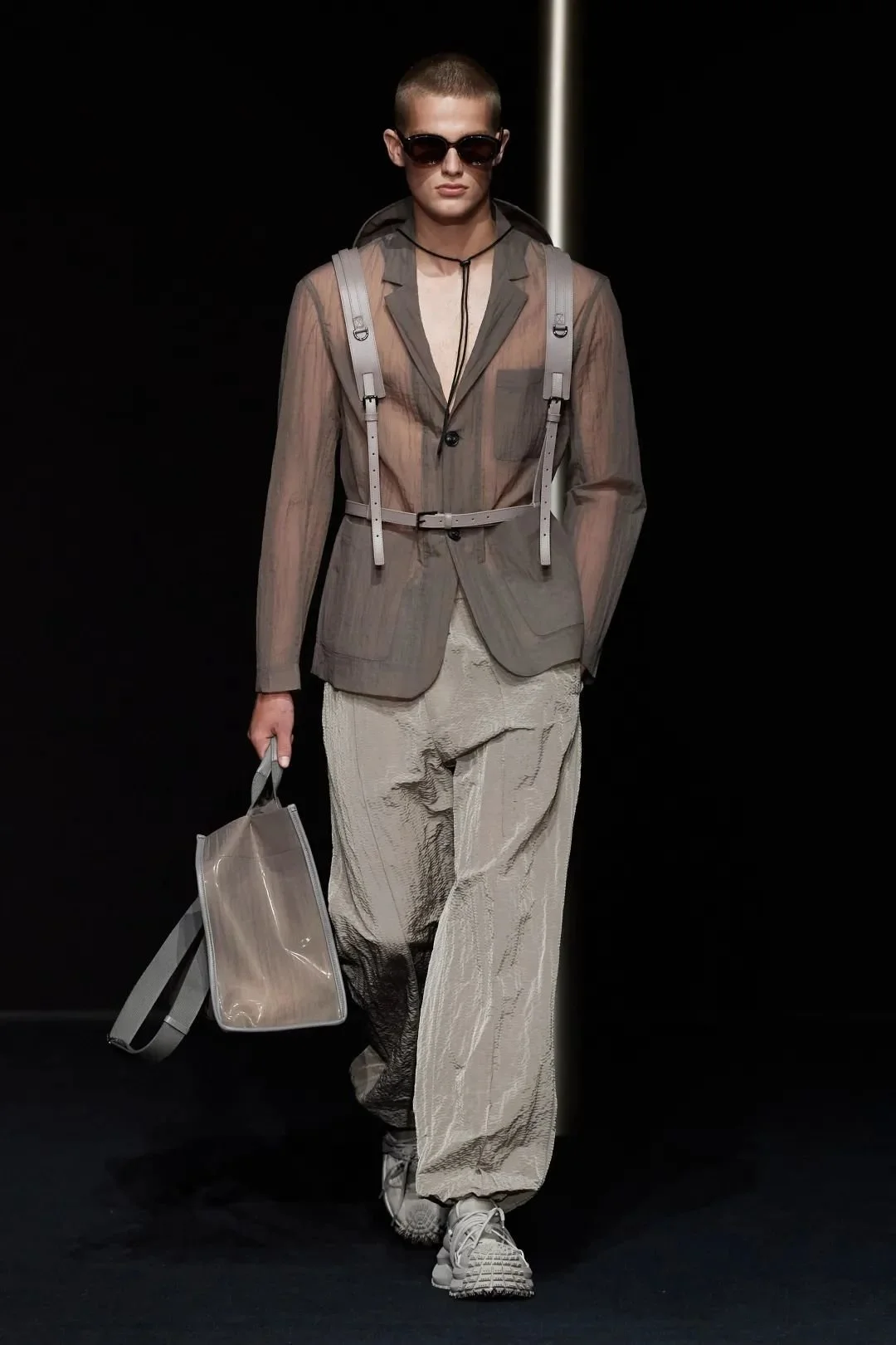 2024春夏时装周 | 意境美学的Emporio Armani 第23张 - 哥顿服装设计网