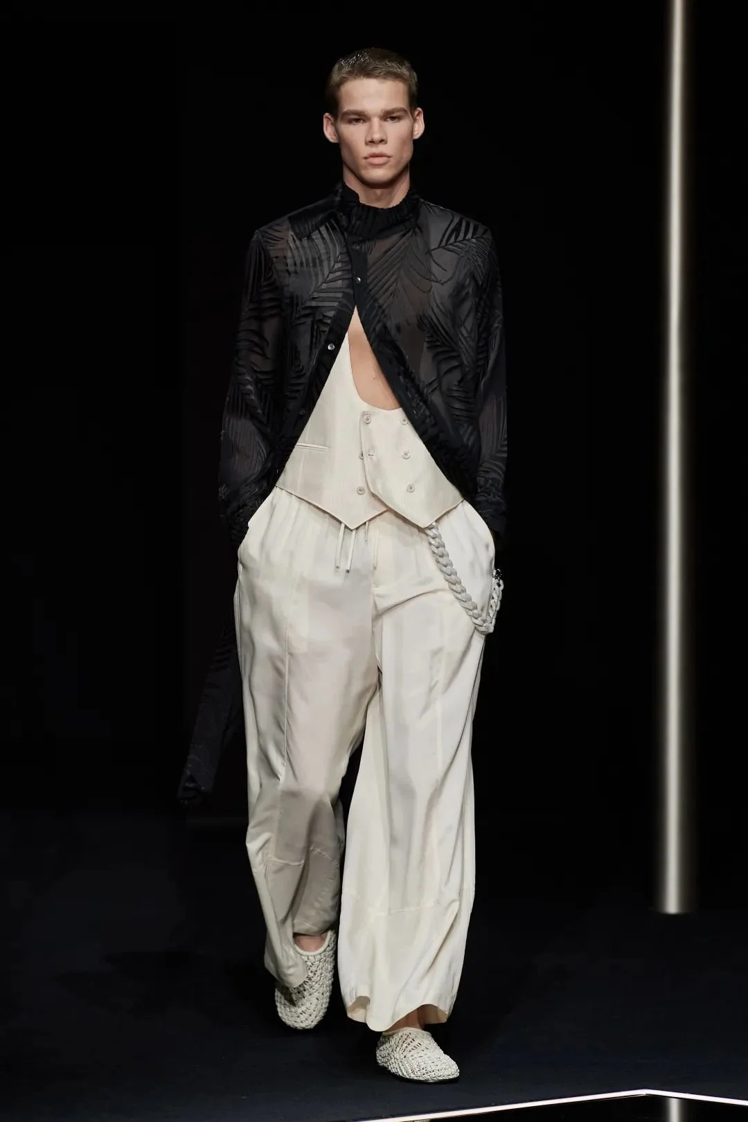 2024春夏时装周 | 意境美学的Emporio Armani 第27张 - 哥顿服装设计网