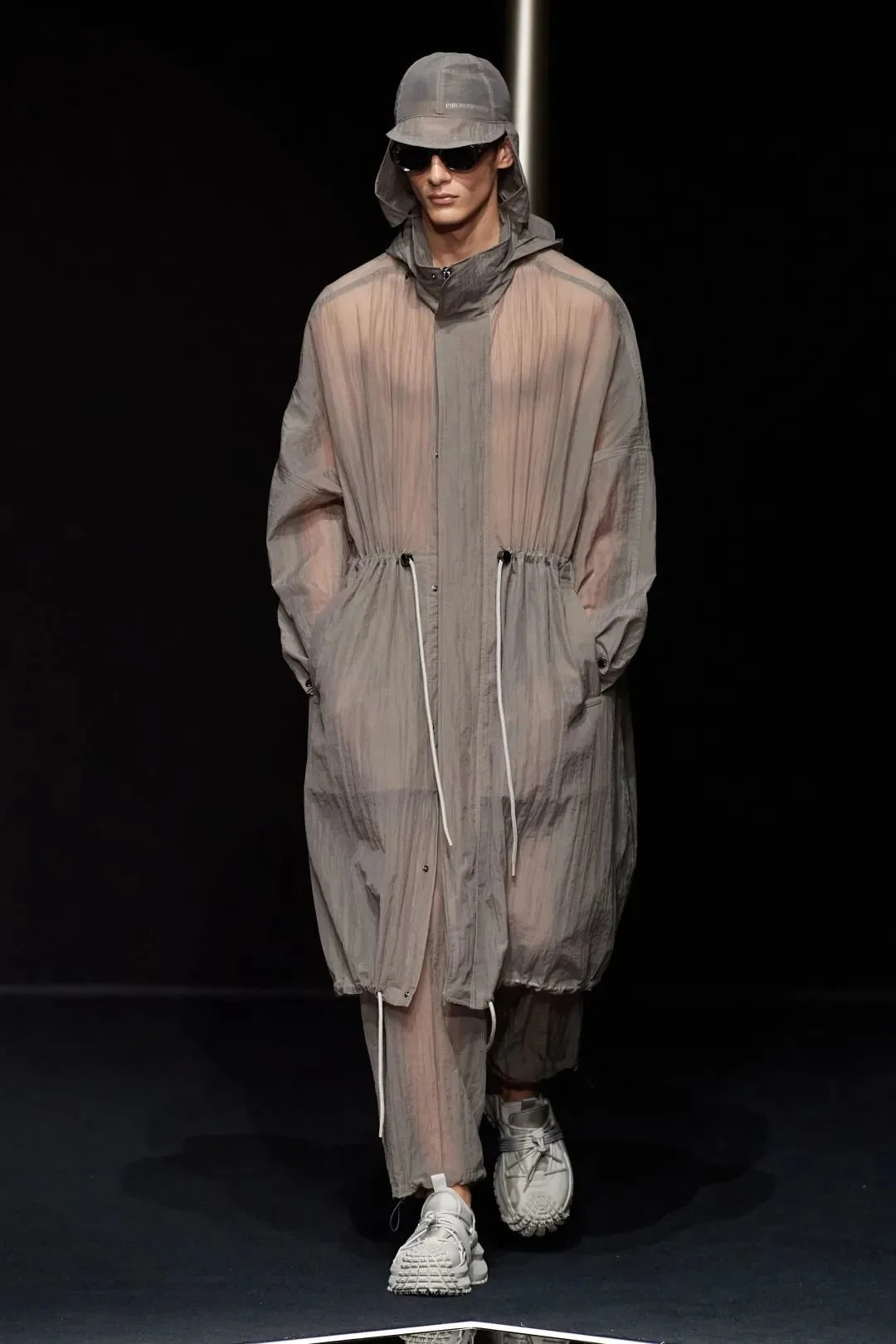 2024春夏时装周 | 意境美学的Emporio Armani 第20张 - 哥顿服装设计网