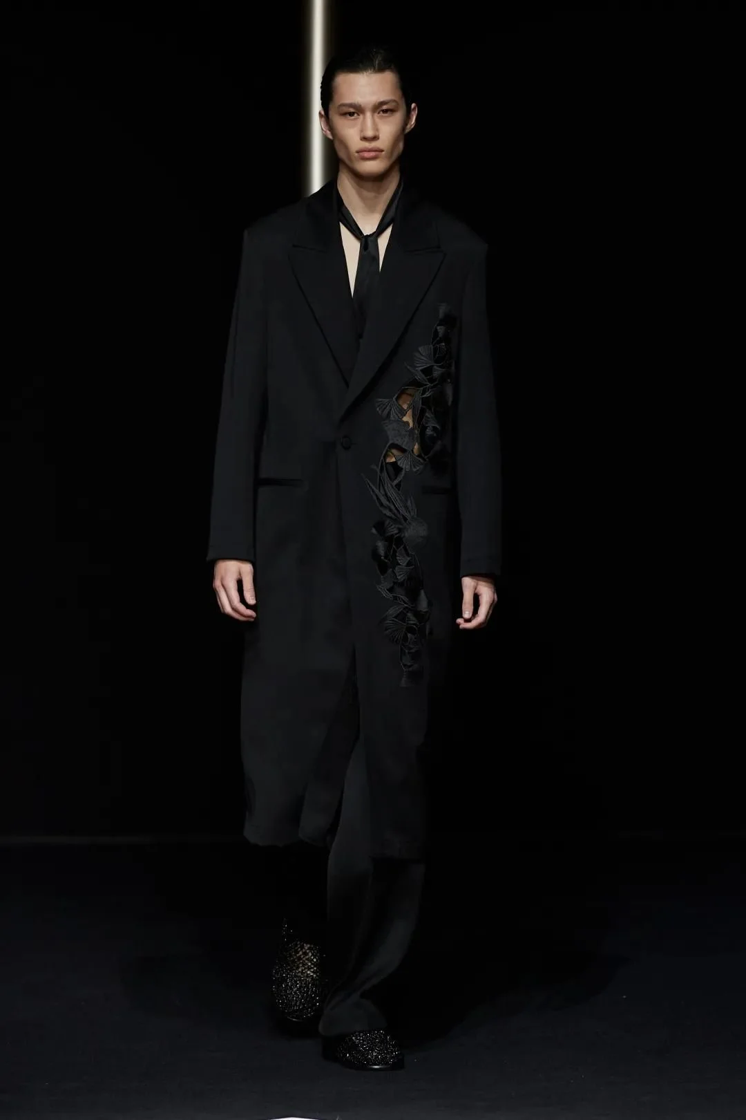 2024春夏时装周 | 意境美学的Emporio Armani 第4张 - 哥顿服装设计网