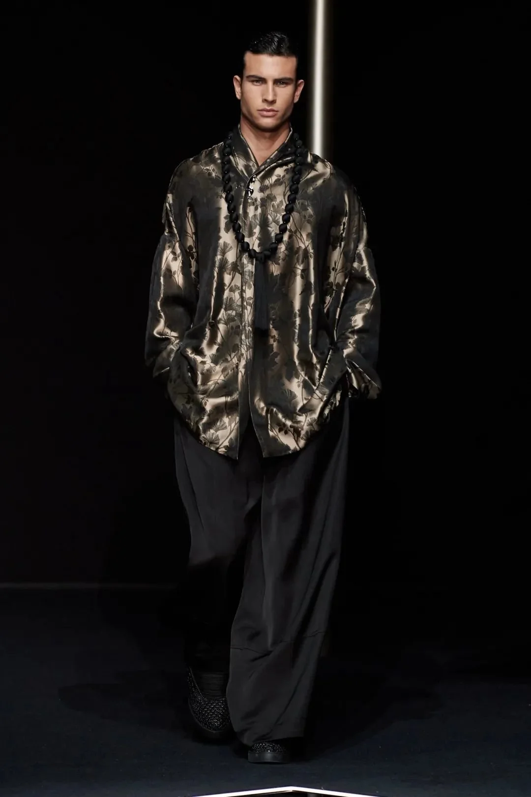 2024春夏时装周 | 意境美学的Emporio Armani 第17张 - 哥顿服装设计网