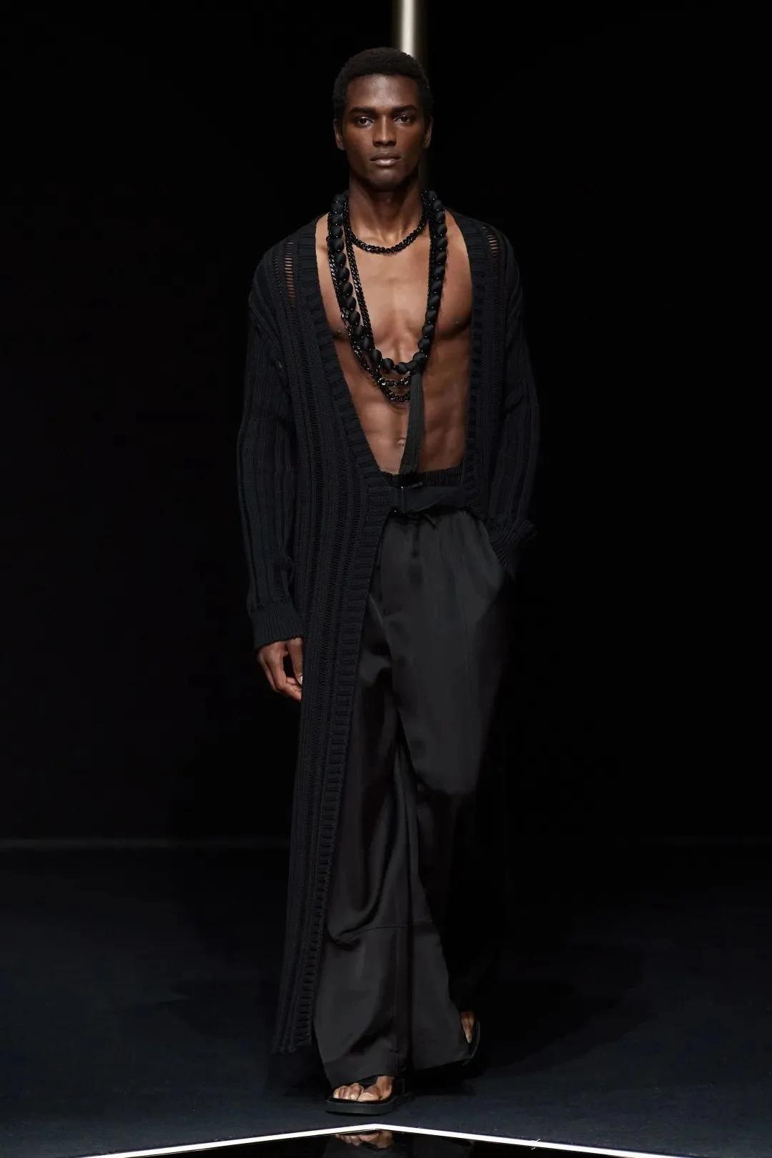 2024春夏时装周 | 意境美学的Emporio Armani 第19张 - 哥顿服装设计网