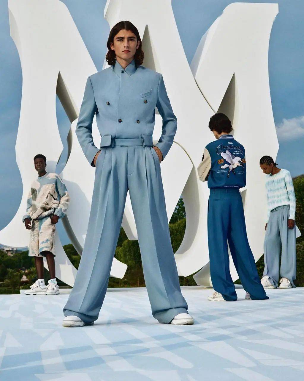 2024年春夏“丰富多彩”的男装流行色 第3张 - 哥顿服装设计网 2024年春夏“丰富多彩”的男装流行色 第3张 - 哥顿服装设计网