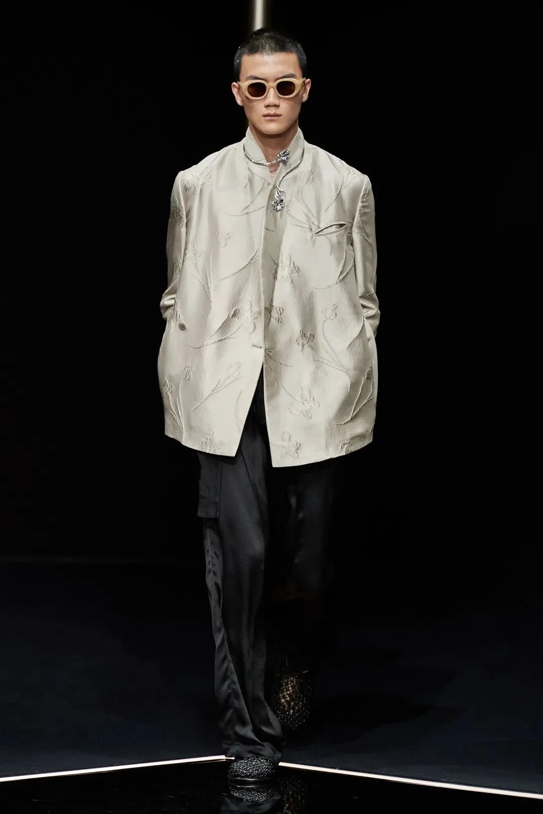 2024春夏时装周 | 意境美学的Emporio Armani 第18张 - 哥顿服装设计网
