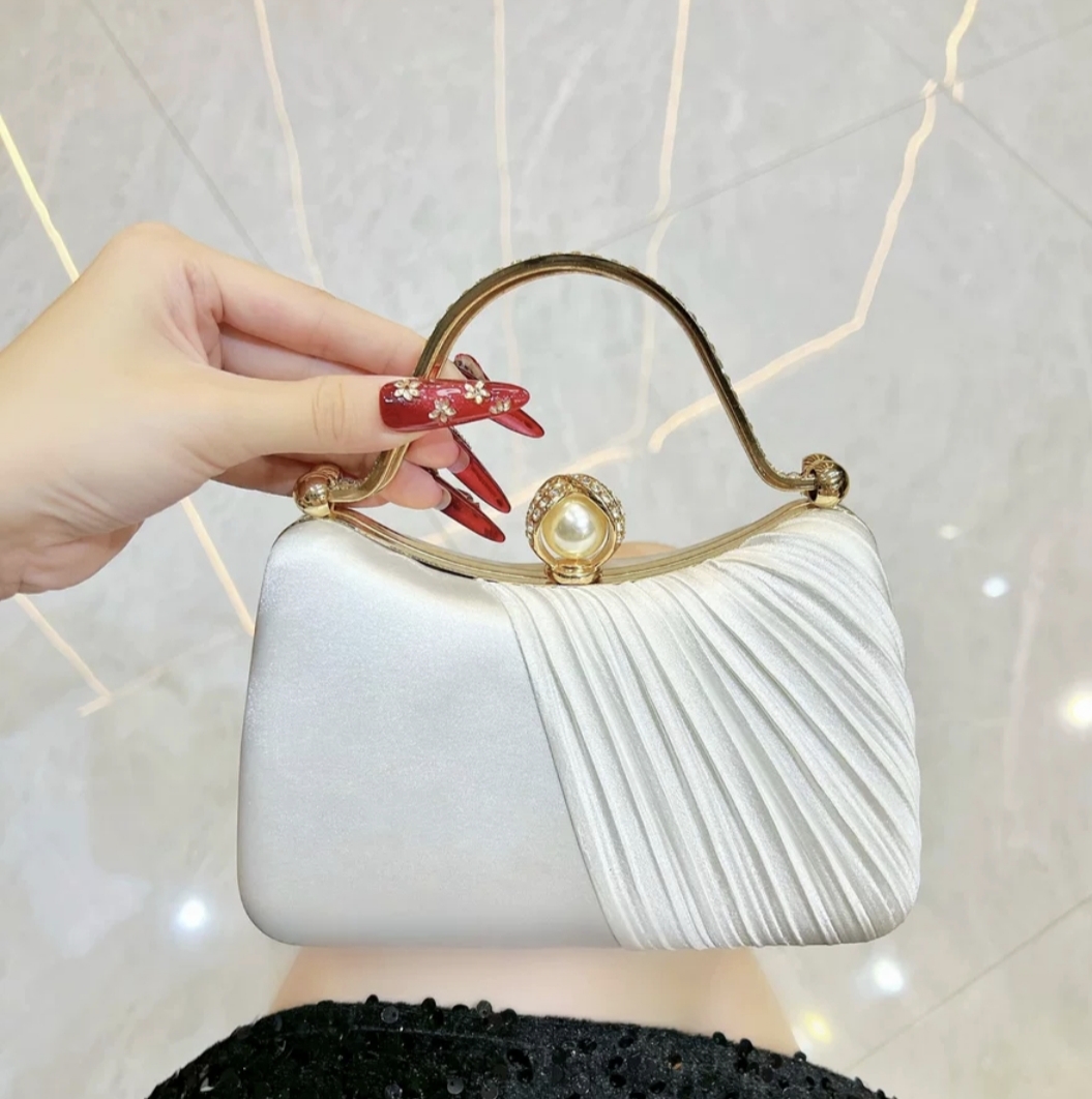 最新女式时尚手提包 第41张 - 哥顿服装设计网